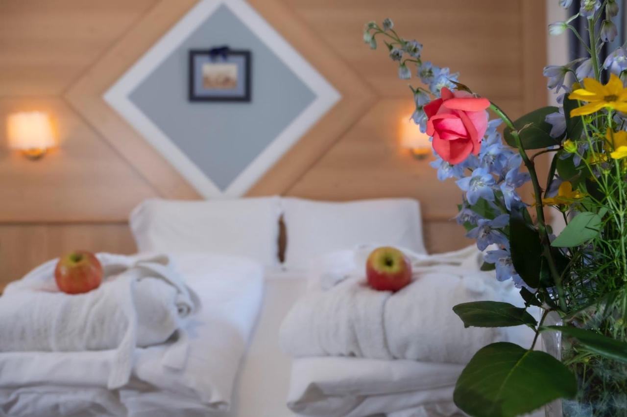 Hotel Italia カステッロ・ディ・フィエンメ エクステリア 写真