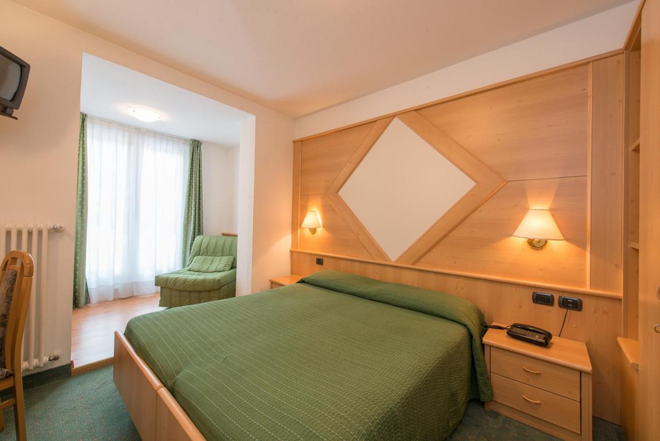 Hotel Italia カステッロ・ディ・フィエンメ エクステリア 写真